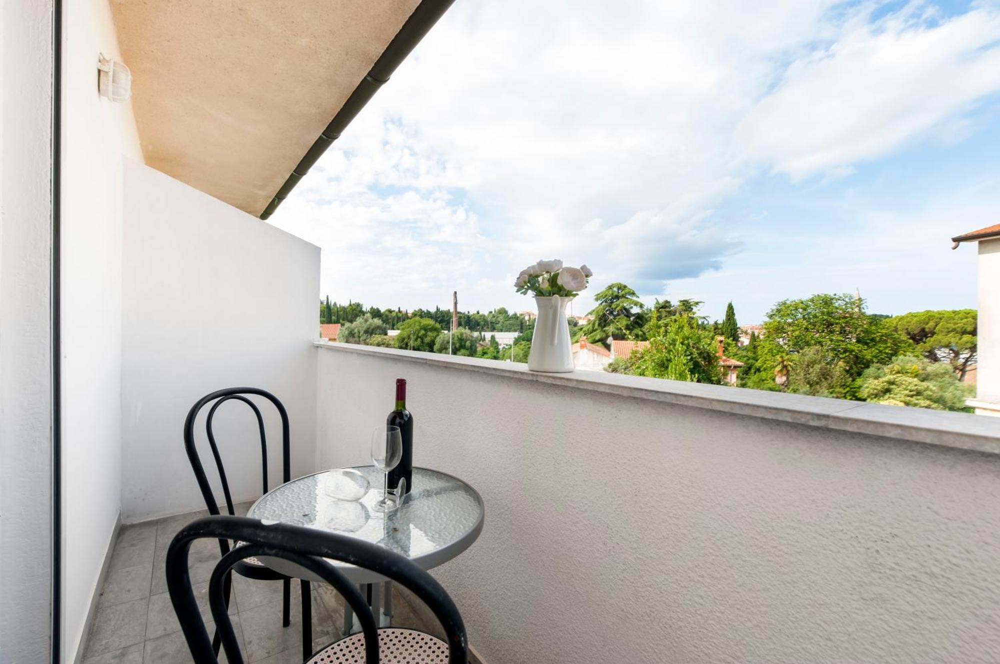 Luna Tsuki Two Aparthotel Ρόβινι Εξωτερικό φωτογραφία
