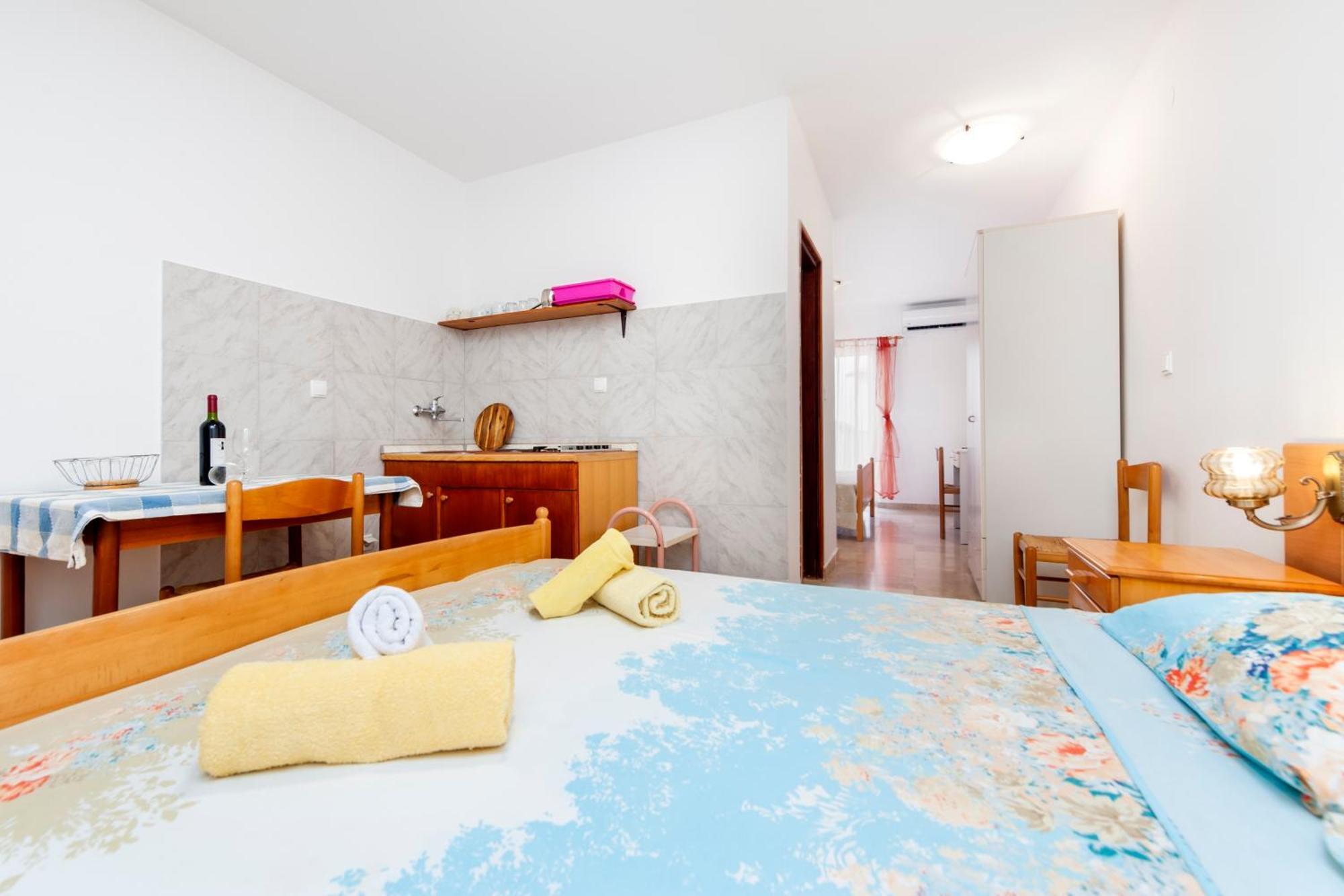 Luna Tsuki Two Aparthotel Ρόβινι Εξωτερικό φωτογραφία